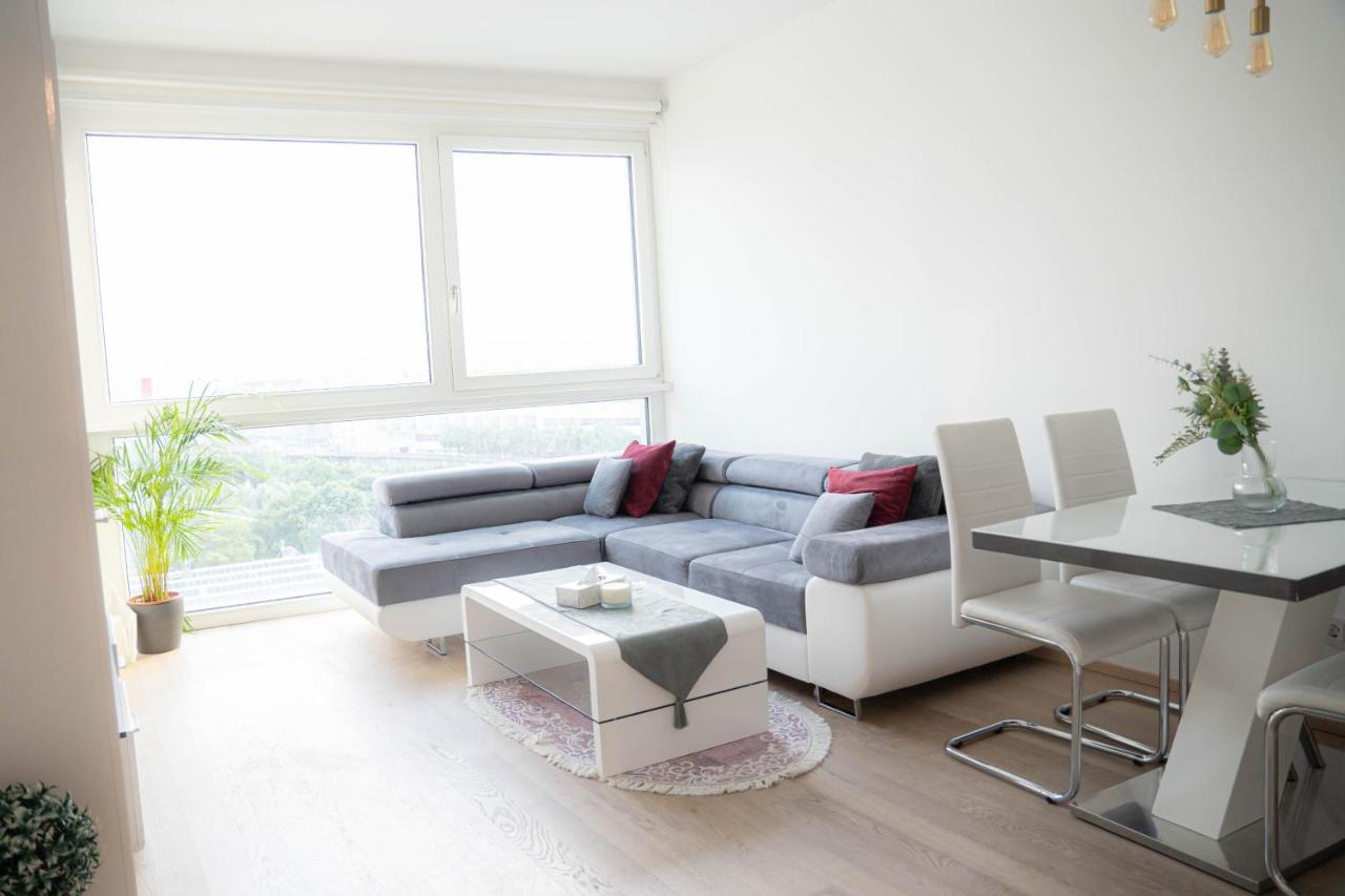 Restify10 - Skyline View - Fitness - Garge - Modern Apartment Vienna Exterior photo